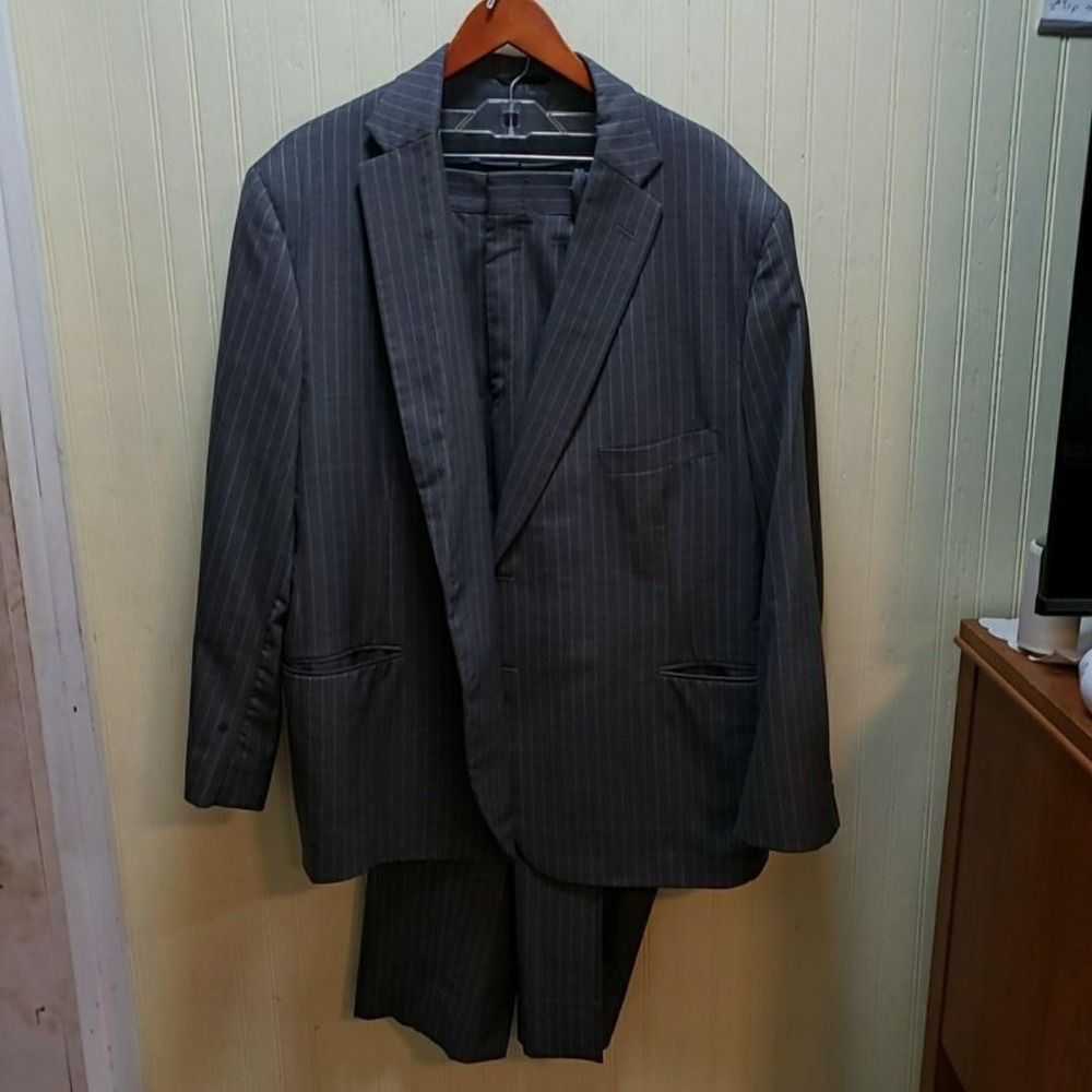 Royal Classic Suit Mens 52 44x28 Gray Pinstripe 2 Piece Notch Lapel Formal Dress